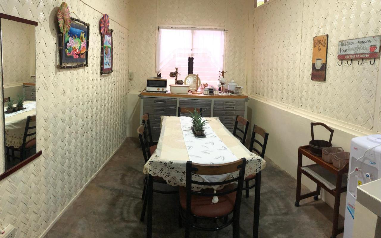 Hiraya Homestay Coron Exterior foto