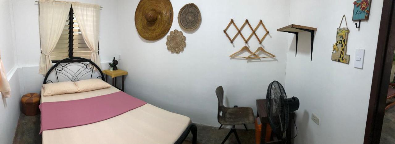 Hiraya Homestay Coron Exterior foto