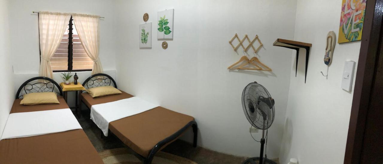 Hiraya Homestay Coron Exterior foto