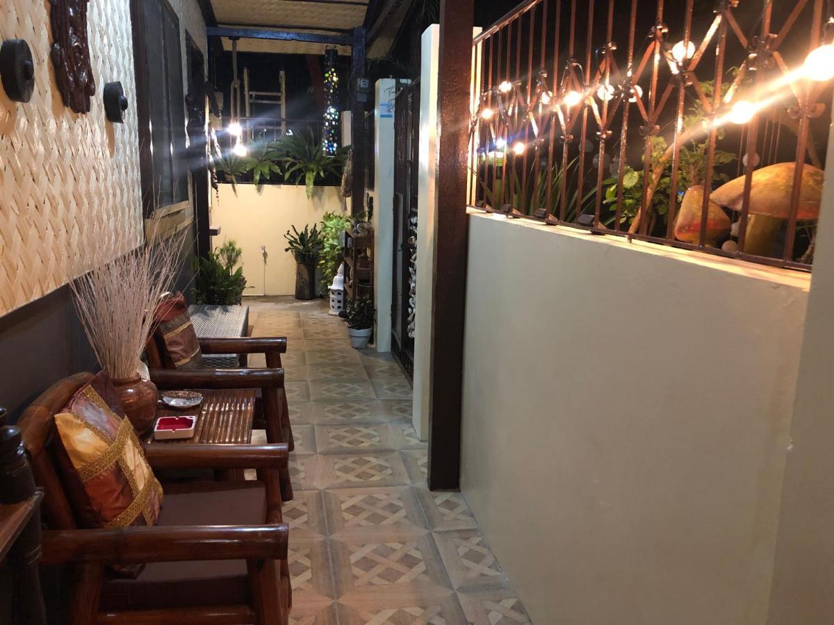 Hiraya Homestay Coron Exterior foto