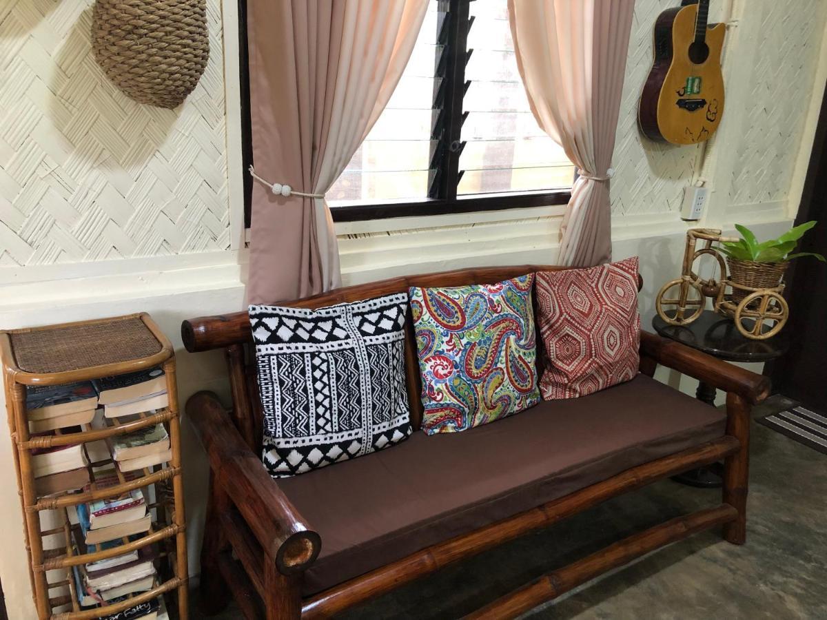 Hiraya Homestay Coron Exterior foto