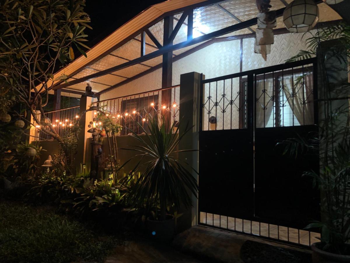Hiraya Homestay Coron Exterior foto