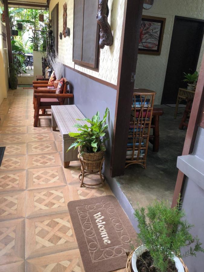 Hiraya Homestay Coron Exterior foto