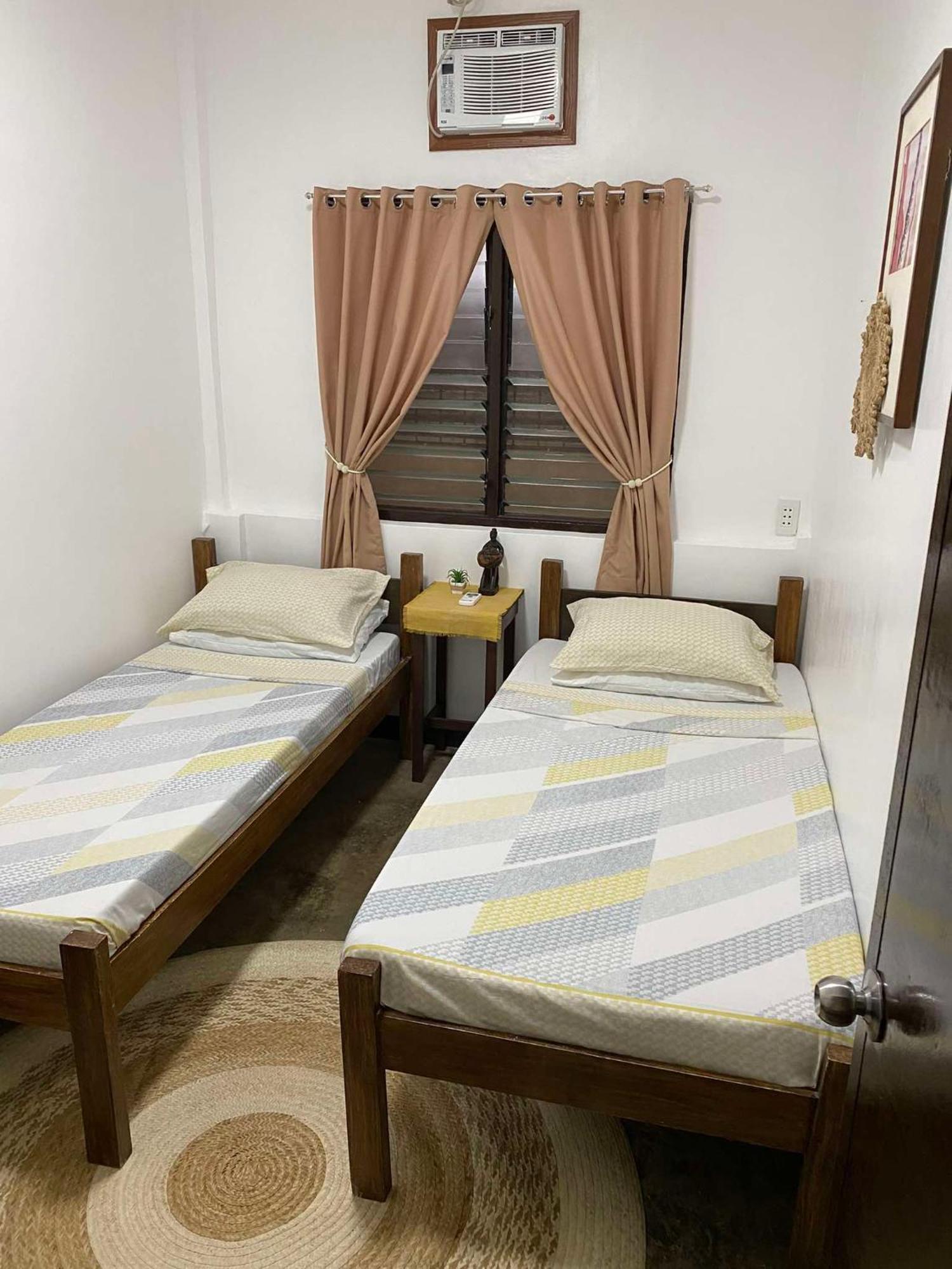 Hiraya Homestay Coron Exterior foto